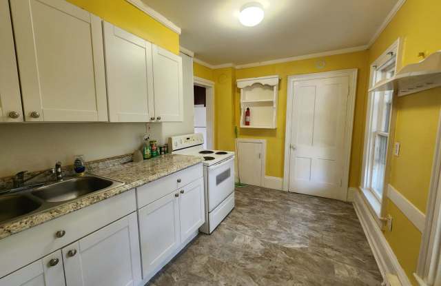 232 Sprague Street - 2 photos photos