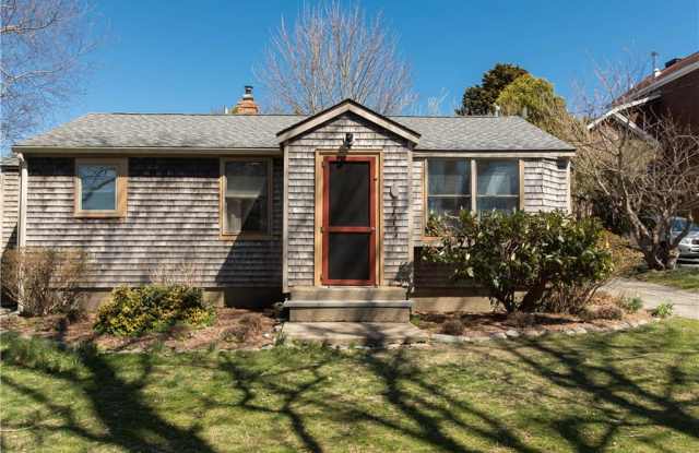 146 Wolcott Avenue - 146 Wolcott Avenue, Newport East, RI 02842