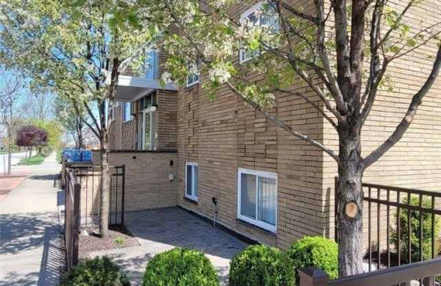 1675 Woodward Avenue Gallery 2