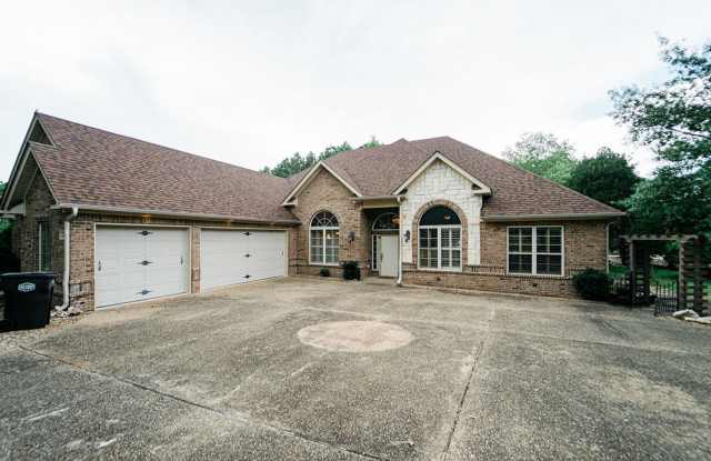 2000 Square feet, of gorgeous living space in Hot Springs Village. photos photos
