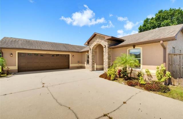 5719 SWEETHEART Court Gallery 4