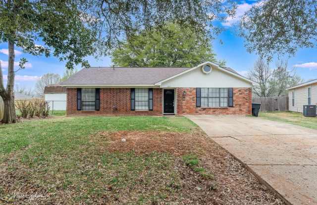 "Spacious 4-Bed Home at 2211 General York, Bossier City – Your Perfect Family Retreat!" photos photos