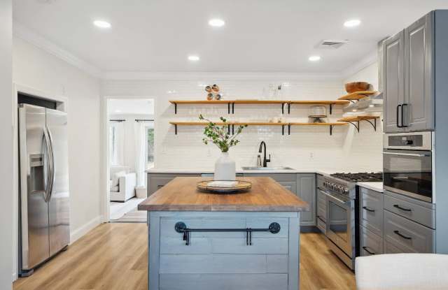 28 Argonne Road W Gallery 4