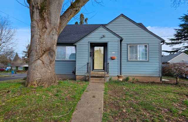 4Bd/2Ba Two Story Home - For Viewing! photos photos