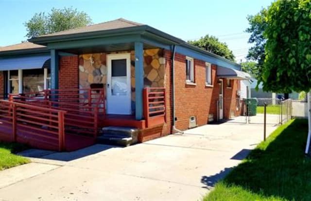 24592 GROVE Avenue - 24592 Grove Avenue, Eastpointe, MI 48021