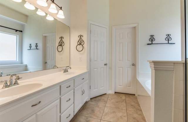 10233 Benwick Drive Gallery 4