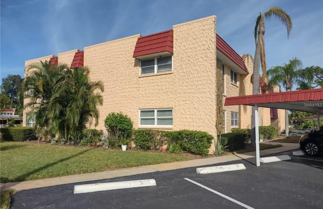206 CEDARWOOD CIRCLE - 206 Cedarwood Circle, Seminole, FL 33777