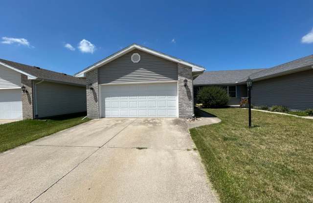 2-bedroom, 1-bath home in Champaign, IL photos photos