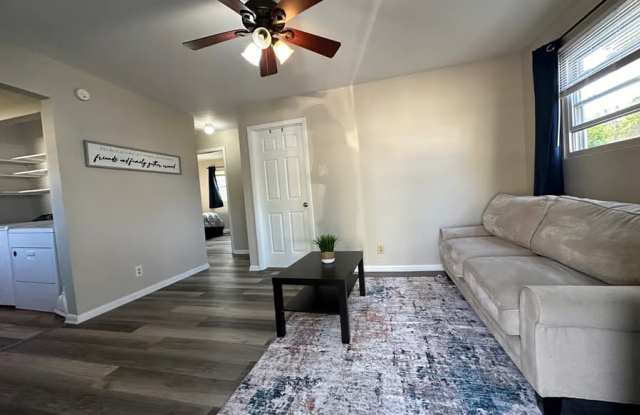 427 East Moneta Avenue - 427 East Moneta Avenue, Peoria Heights, IL 61616