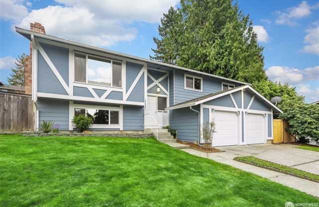 Move-In Ready 5-Bed on a Quiet Kingsgate Cul-de-Sac photos photos