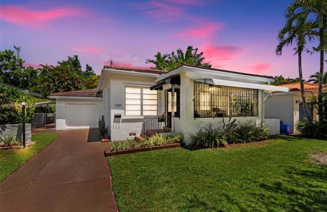 1107 El Rado Street photos photos