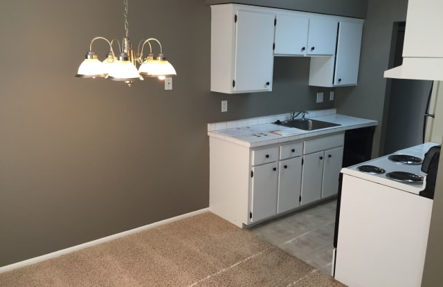 816 9th Ave. S. #5 - 816 9th Avenue South, Hopkins, MN 55343