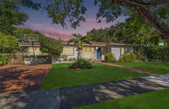 1875 Alamanda Drive Gallery 4