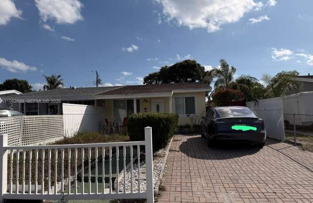 310 NE 58th St photos photos