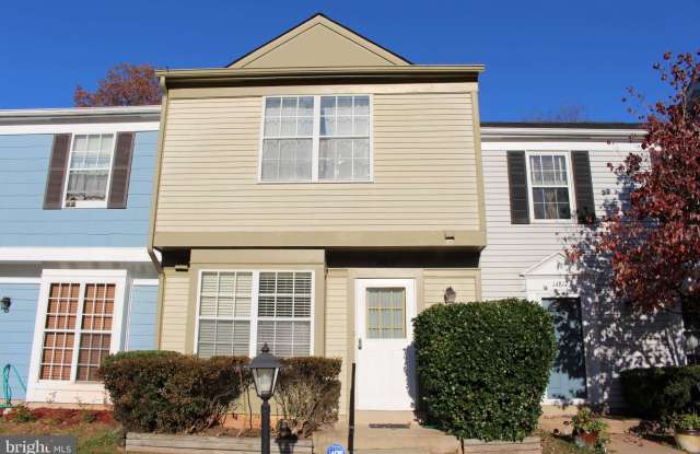 14815 BASINGSTOKE LOOP - 14815 Basingstoke Loop, Centreville, VA 20120