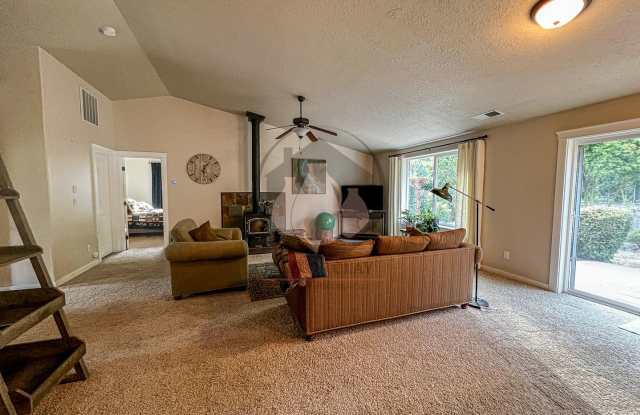 Adorable South Salem Home Gallery 2