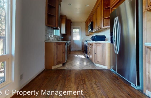 31 Via Castanada Pl - 31 Vía Castanada, Monterey, CA 93940