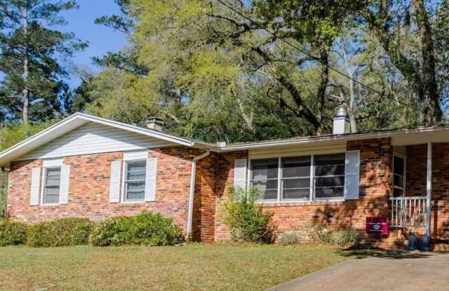 Discover Your Dream Home in Tallahassee’s Coveted Town and Country Neighborhood (ZIP 32303)! photos photos
