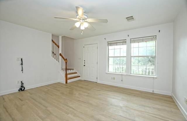 716 Honeysuckle Dr Gallery 3