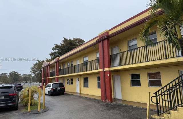 2721 NW 23rd Ct photos photos