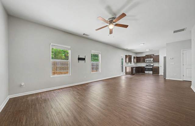 310 Saint Lucas Court Gallery 3