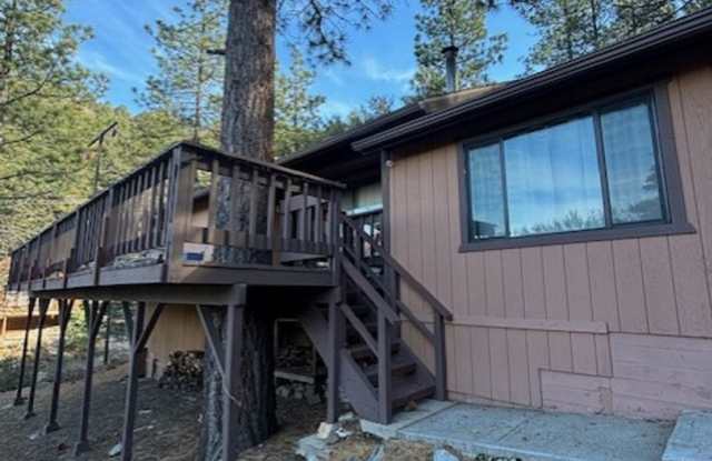 Move-In Ready Fully Furnished 2-Bedroom Cabin-Style Home with Views photos photos