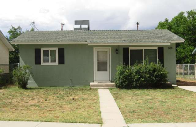 808 W Cannon Avenue - 808 West Cannon Avenue, Artesia, NM 88210