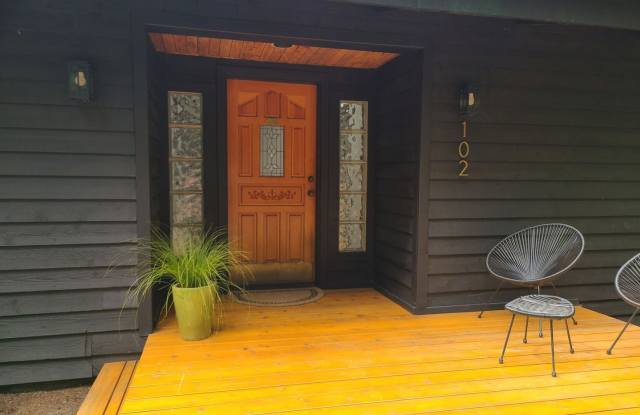Lovely Home on 5 Acres Near the Water in Roche Harbor photos photos