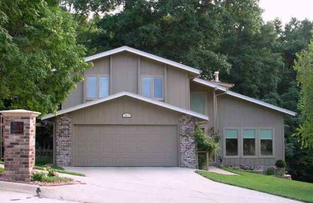 Large Home in Bellevue for Rent photos photos