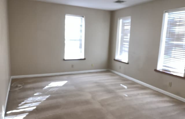 168 Main Street photos photos