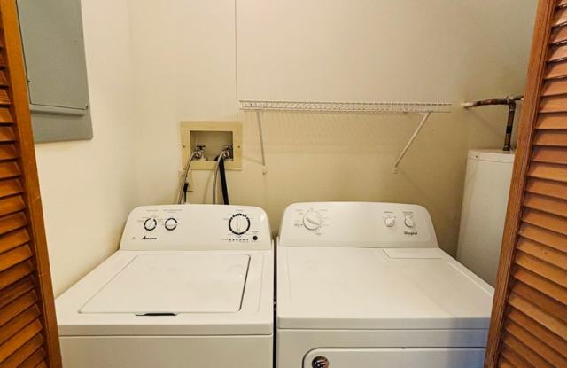3 Bedroom 2.5 Half Bath Townhouse Gallery 3