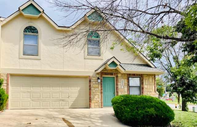 Updated 3 bed 2 bath with 2 car garage and a pool! photos photos