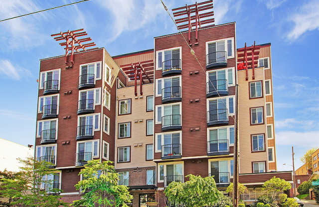 124 Bellevue Ave E photos photos