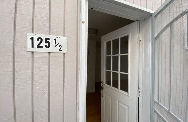 125 1/2  N Westlake Ave. Gallery 4