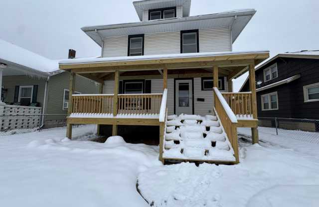 4 bedroom 1 bath house in Rock Island - 1828 9th Street, Rock Island, IL 61201