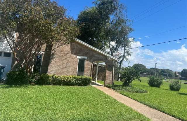 2231 Memorial Parkway photos photos