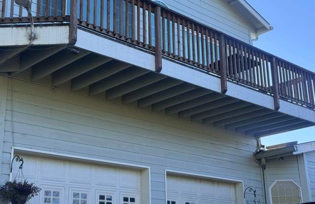 GORGEOUS BAY VIEWS! FULLY FURNISHED! ALL UTILITIES INCLUDED! photos photos