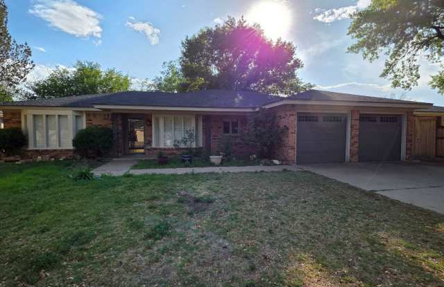 FOR LEASE - Spacious  3/2/2 IN RAINTREE photos photos