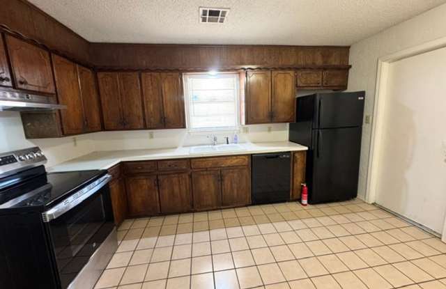 4 bed 2 bath in Norman! Gallery 4