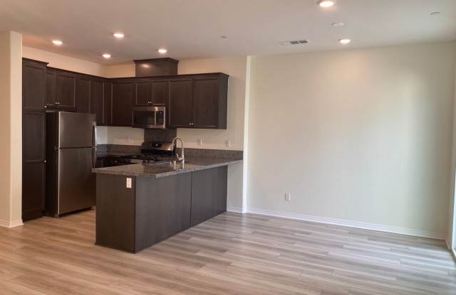 NEWER Home for Lease in Murrieta!!! HOA Pool! photos photos