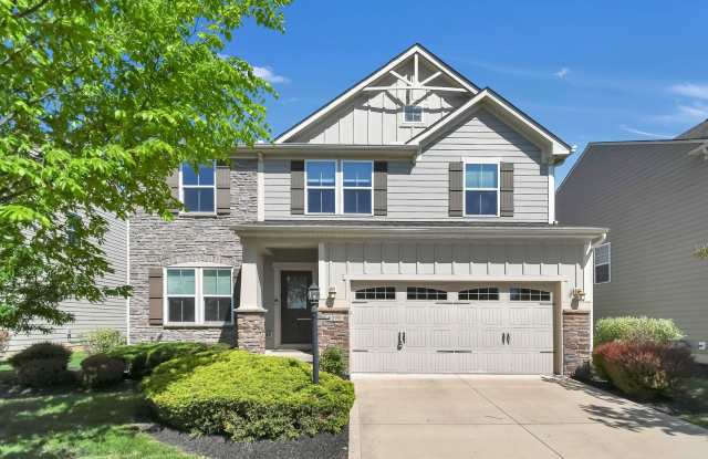 Spacious 3 Bedroom Home with Loft, Elegant Finishes  Updated Kitchen photos photos