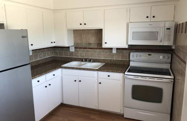 2335 Daley St photos photos
