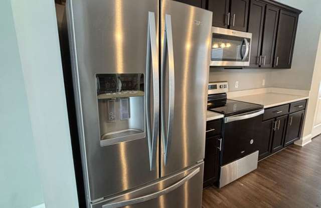 Beautiful 2 Bedroom Townhome in Washington County! Gallery 2