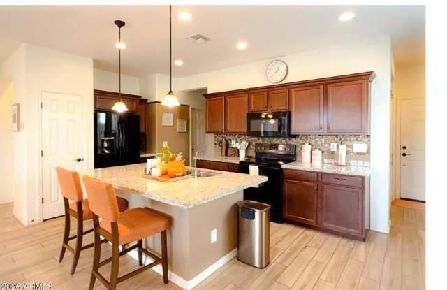 16813 S 178TH Drive Gallery 3