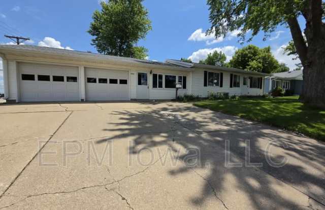 4747 Danbury Street Northeast photos photos