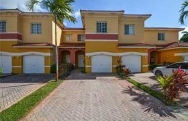 2958 NW 35th Ave photos photos