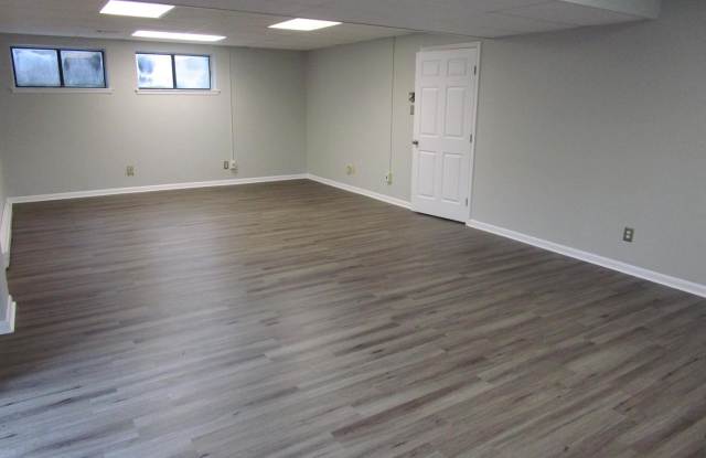 105 MEMORIAL DR Gallery 3