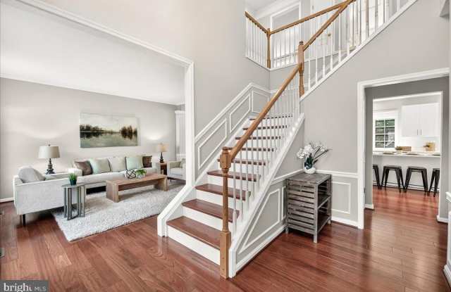9938 TIMBERKNOLL Lane Gallery 3