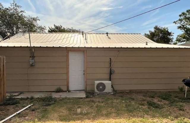 Backhouse Efficiency For Rent photos photos