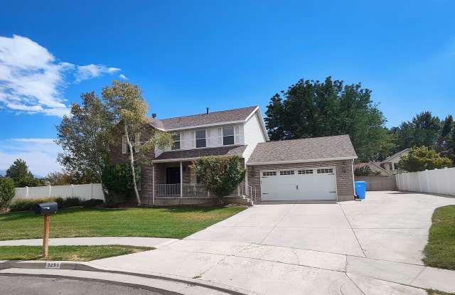 Beautiful 5 Bd 3.5 Ba Home w/Mother-In-Law Apt Gallery 1